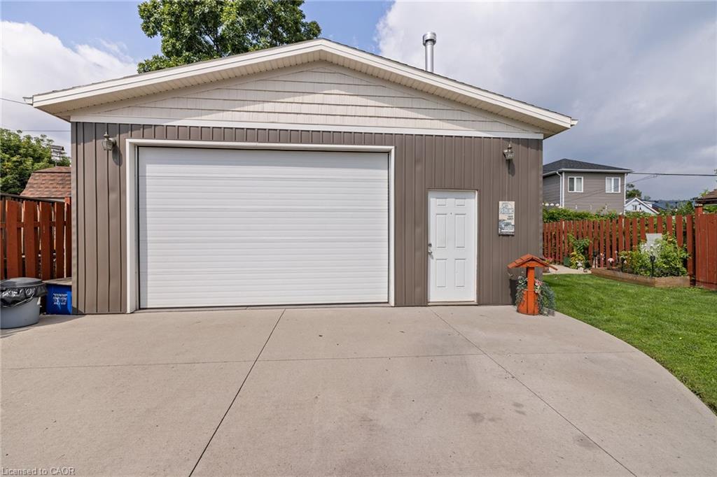 625 Tate Avenue Property Photo 3