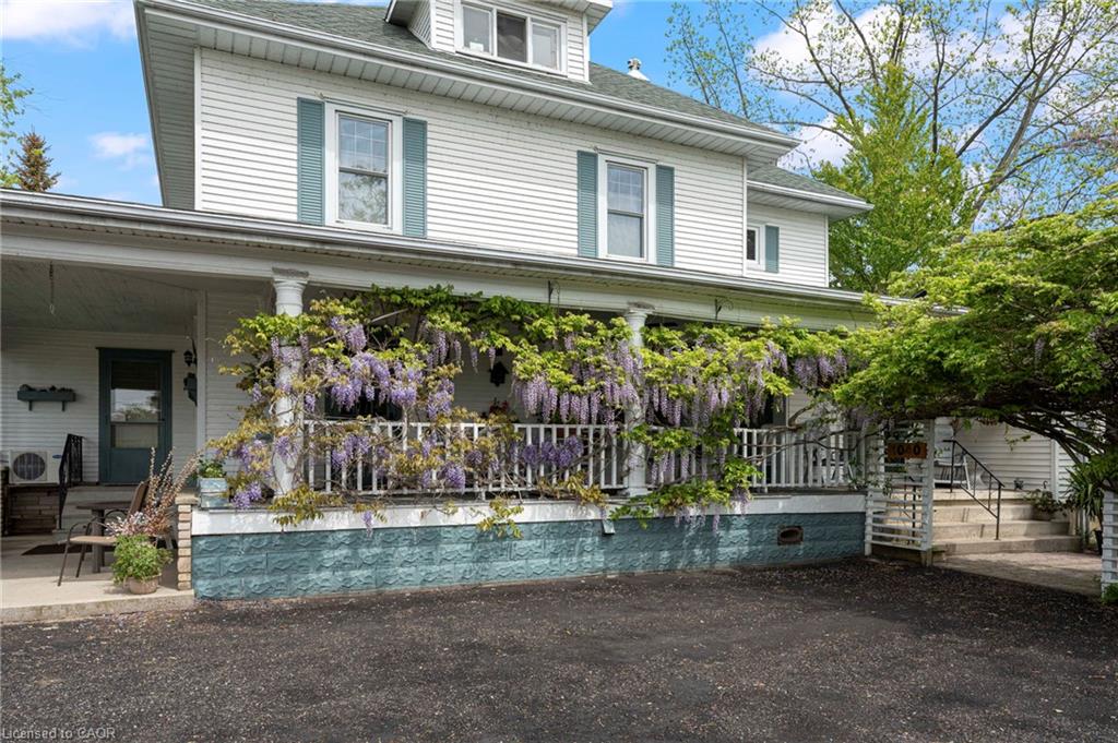 1040 Bay Street Property Photo 3