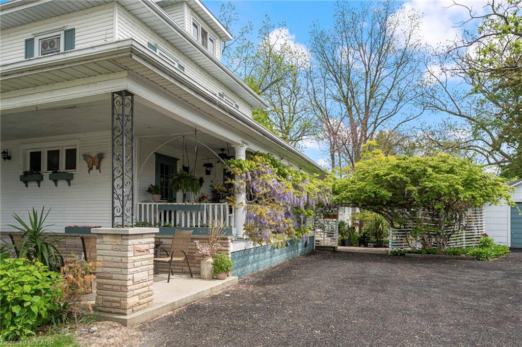 1040 Bay Street Property Photo 4