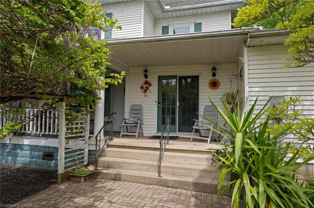 1040 Bay Street Property Photo 7