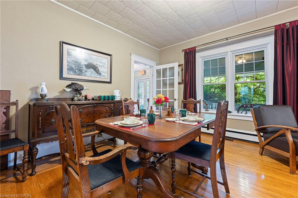 1040 Bay Street Property Photo 10