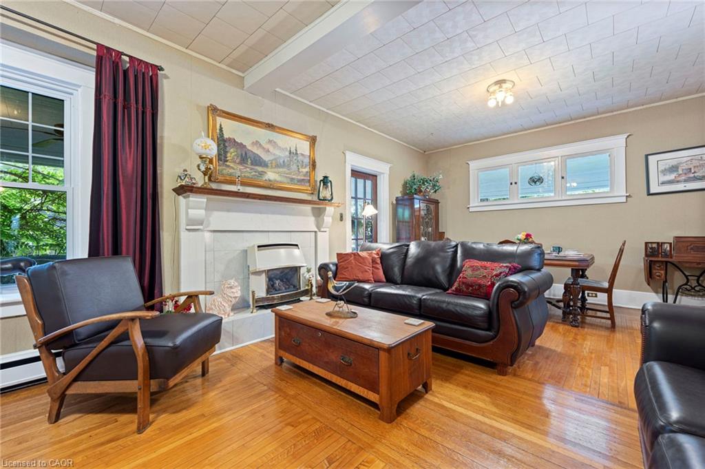 1040 Bay Street Property Photo 12