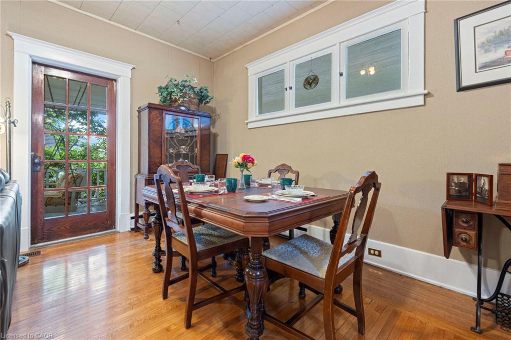 1040 Bay Street Property Photo 14