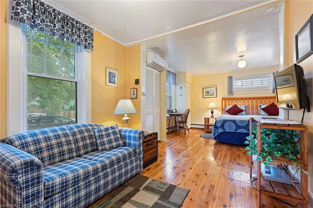1040 Bay Street Property Photo 21