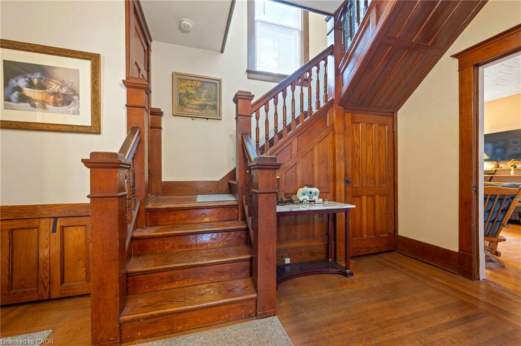 1040 Bay Street Property Photo 33