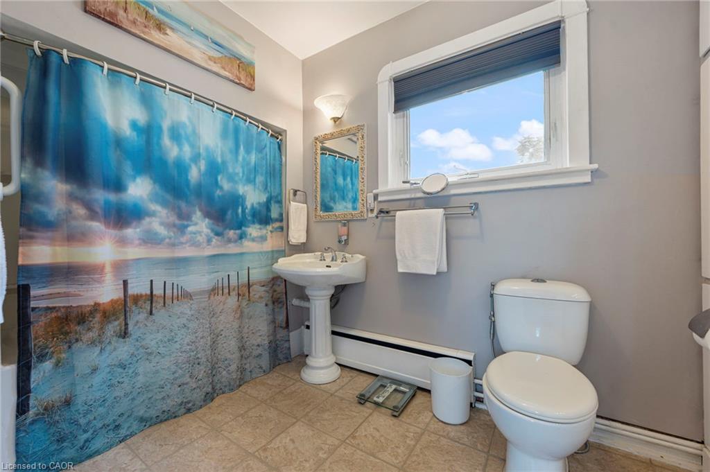1040 Bay Street Property Photo 39