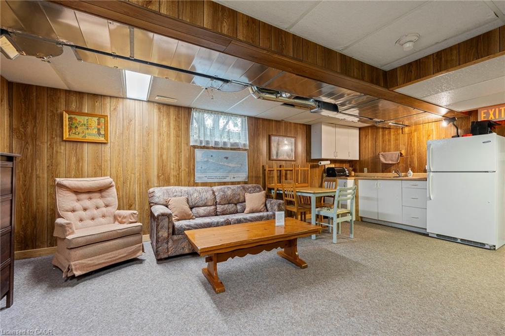 1040 Bay Street Property Photo 42