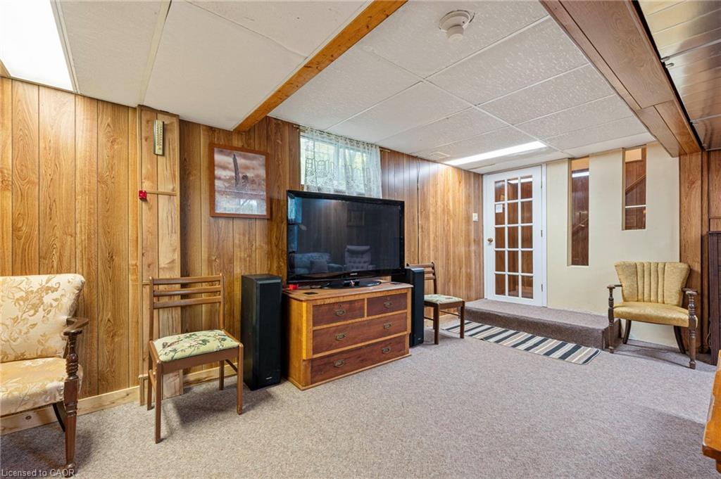 1040 Bay Street Property Photo 43