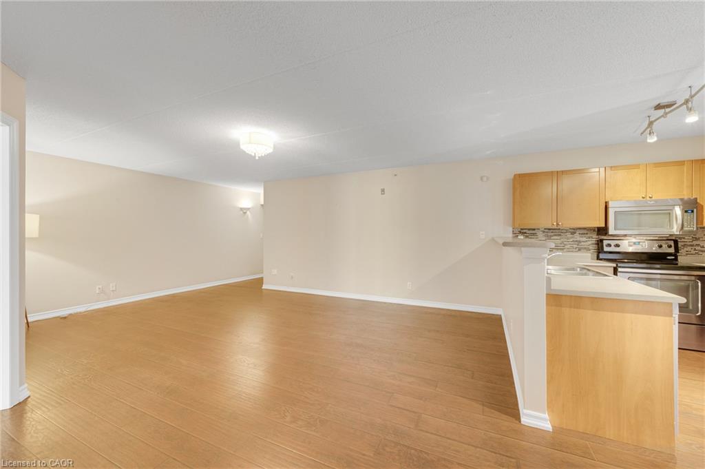 102-2075 Appleby Line Property Photo 8