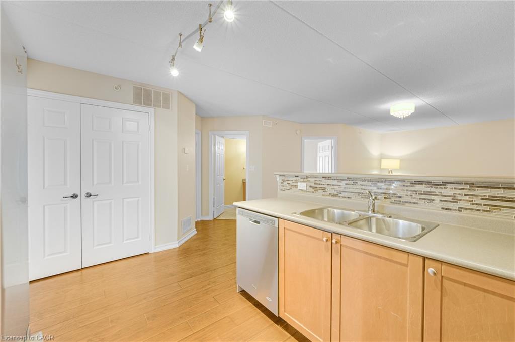 102-2075 Appleby Line Property Photo 13