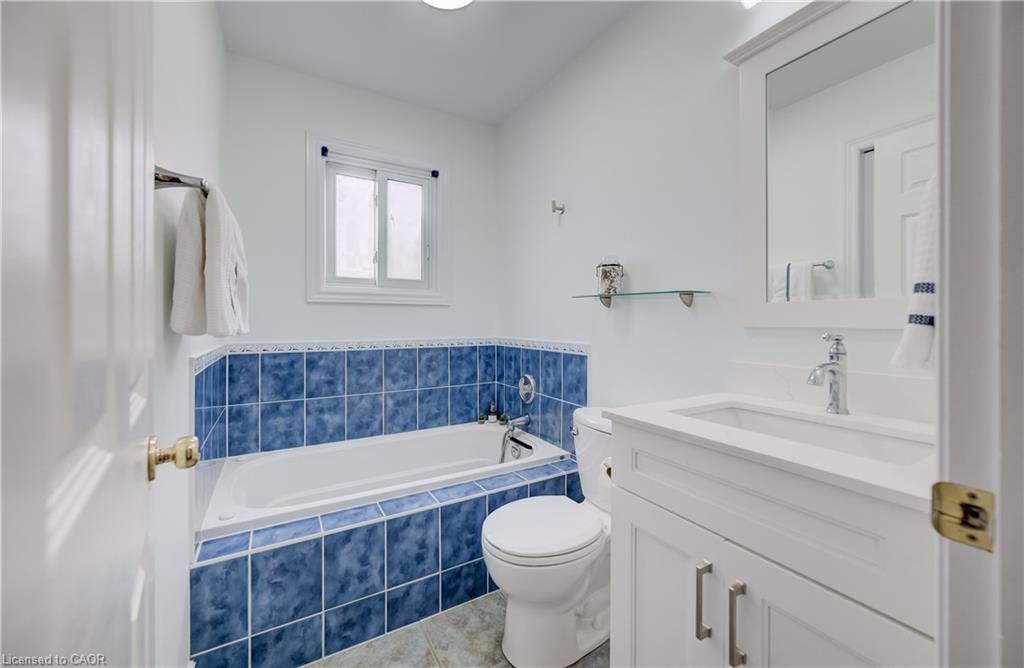 245 Fern Crescent Property Photo 22