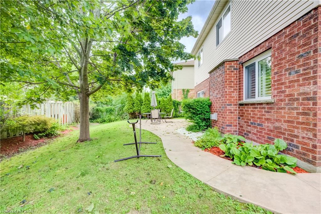 245 Fern Crescent Property Photo 33