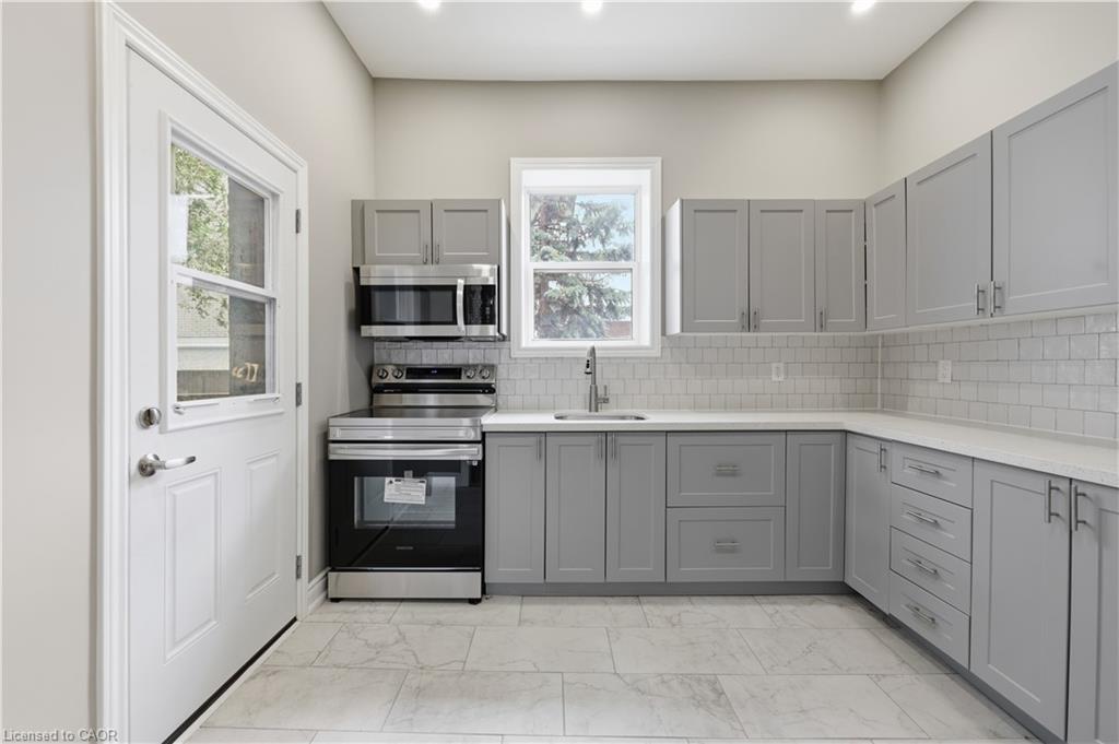 98 Duke Street Property Photo 12