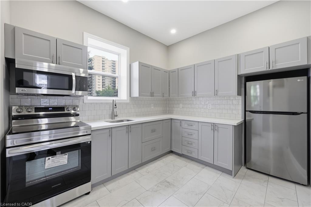 98 Duke Street Property Photo 13