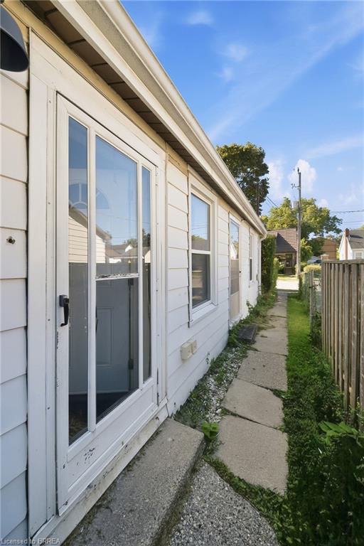 8 Russell Street Property Photo 12