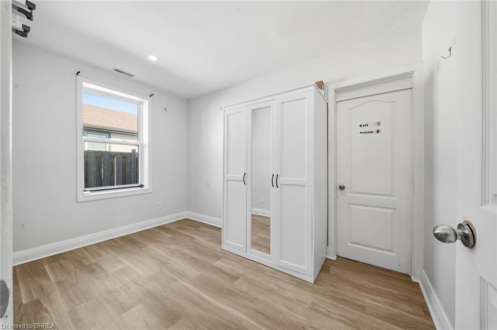 8 Russell Street Property Photo 15
