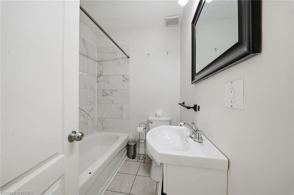 8 Russell Street Property Photo 16
