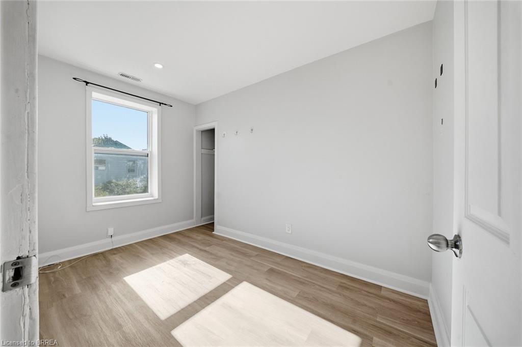 8 Russell Street Property Photo 17