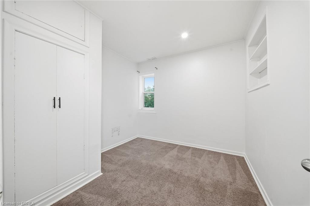 8 Russell Street Property Photo 19