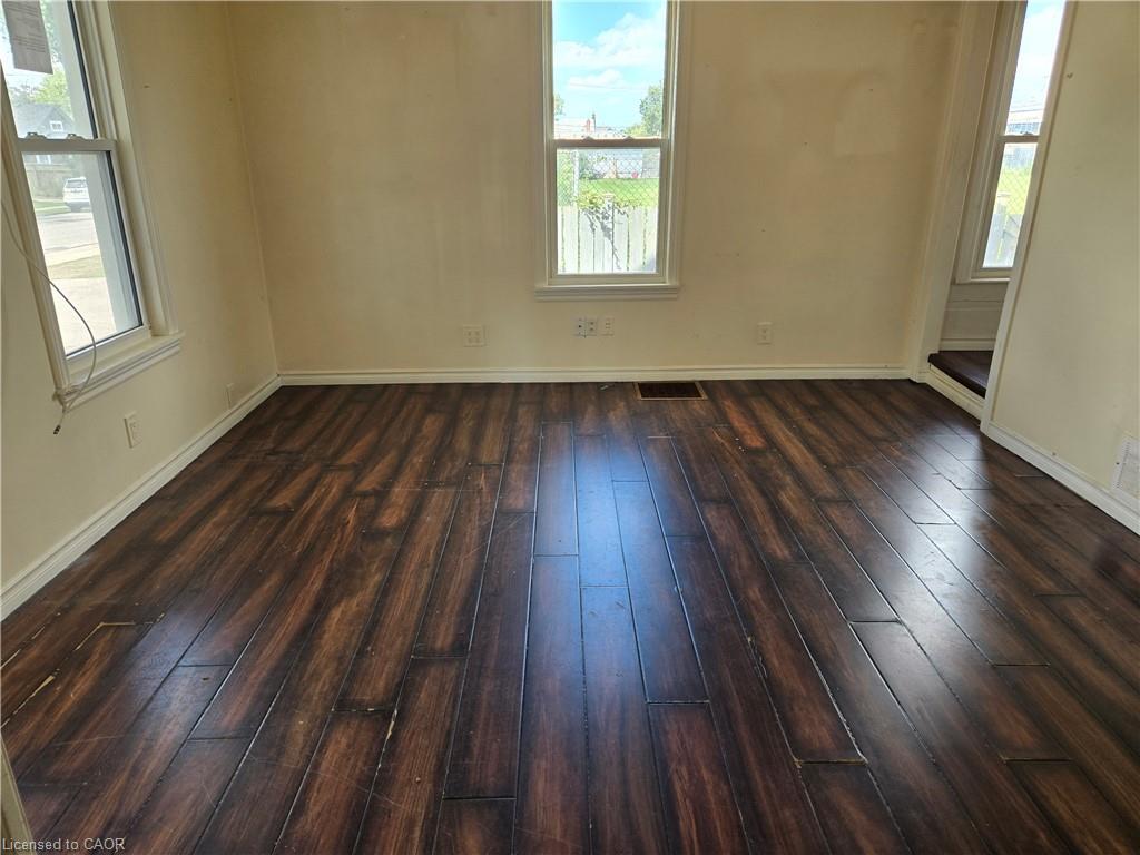 144 Burgar Street Property Photo 8