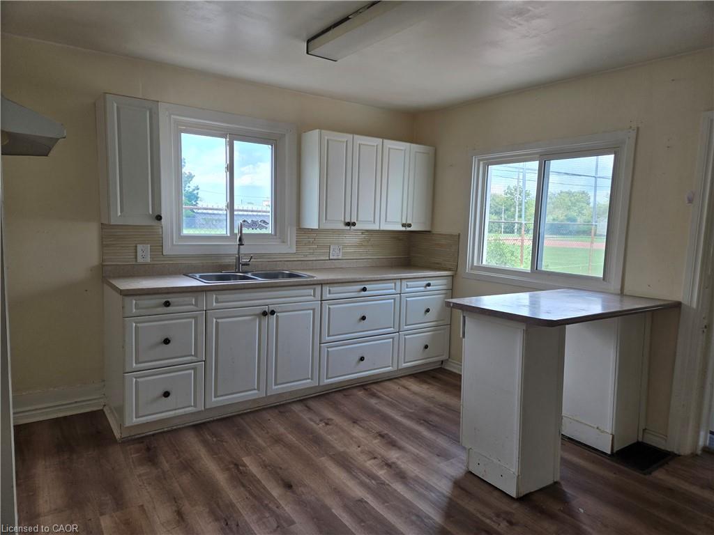 144 Burgar Street Property Photo 9
