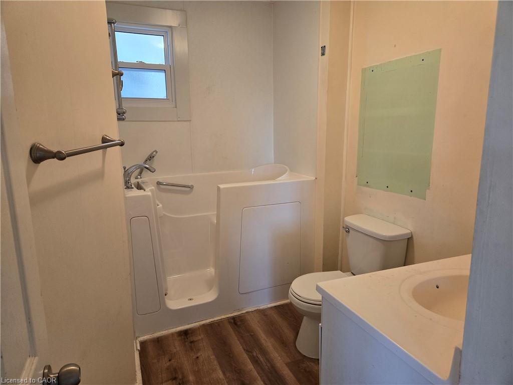 144 Burgar Street Property Photo 10