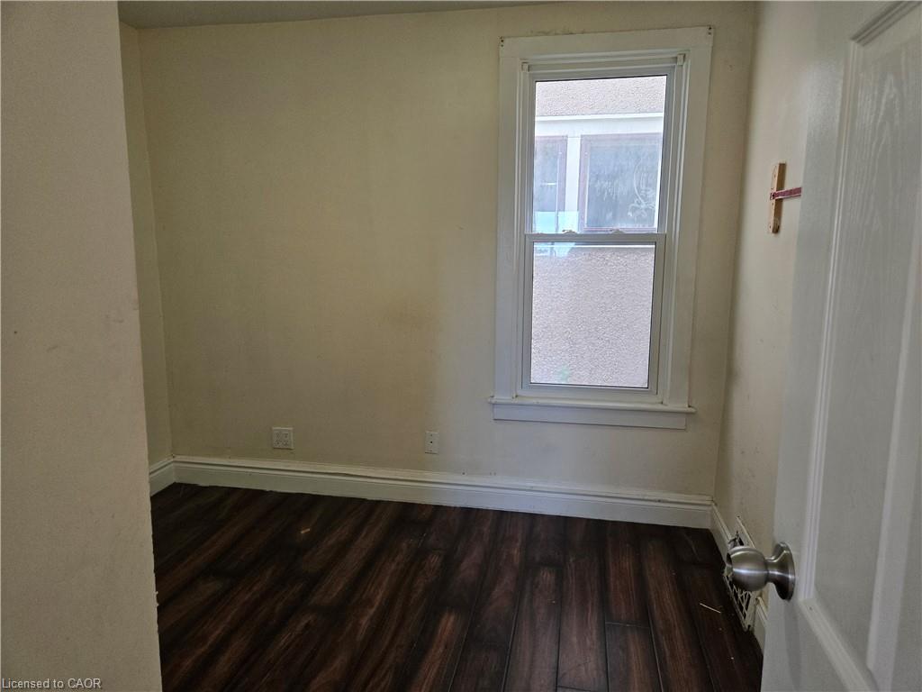 144 Burgar Street Property Photo 11