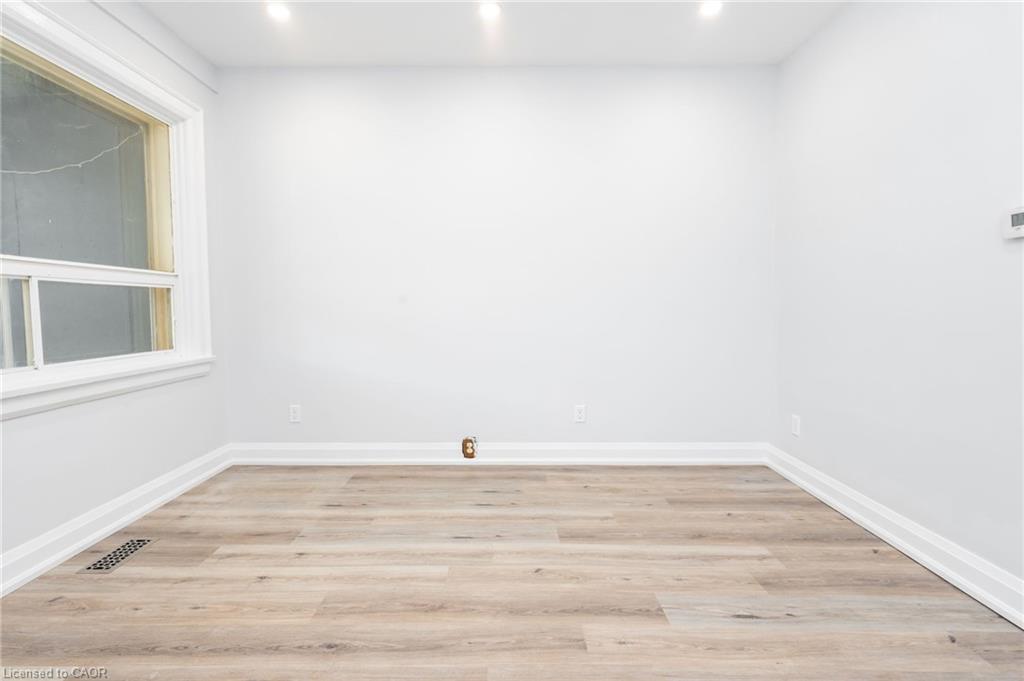100 Rosethorn Avenue Property Photo 4