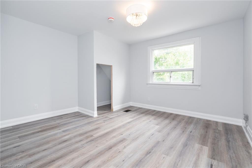 100 Rosethorn Avenue Property Photo 16