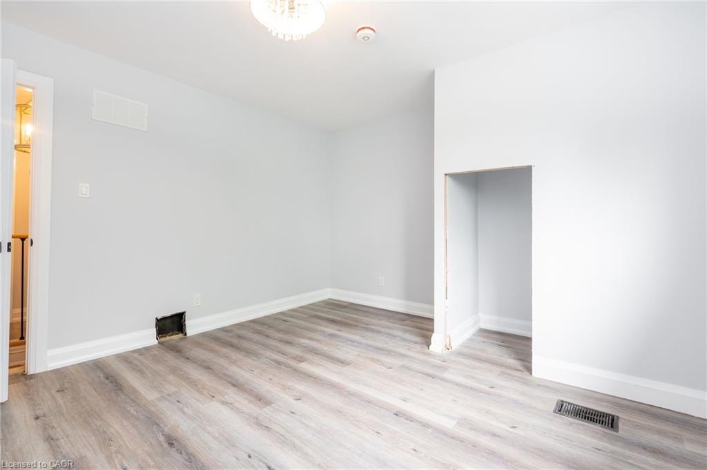 100 Rosethorn Avenue Property Photo 17