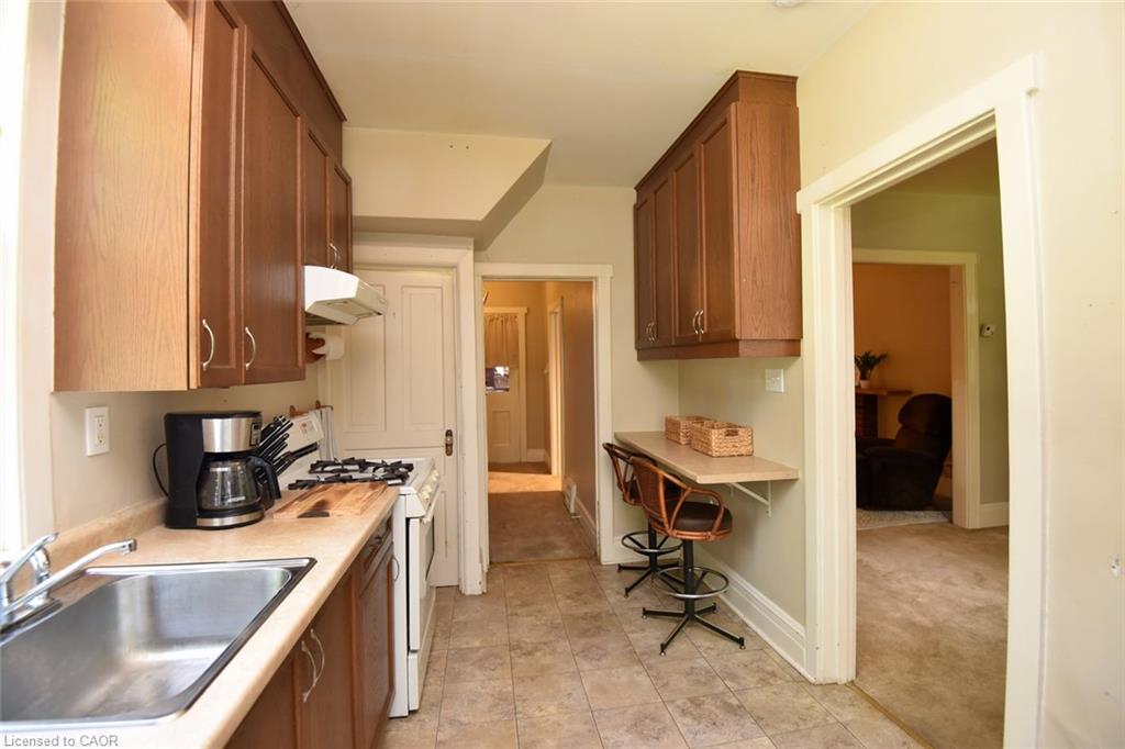 781 Oakdale Avenue Property Photo 5