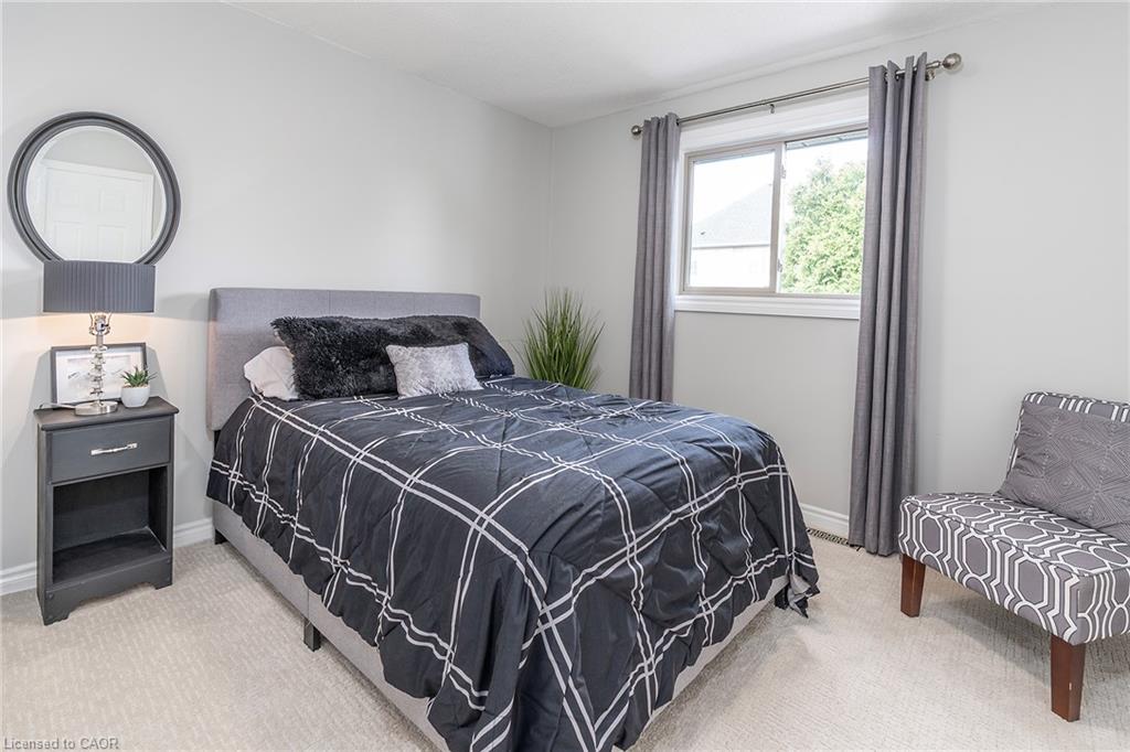 90 Surrey Drive Property Photo 18
