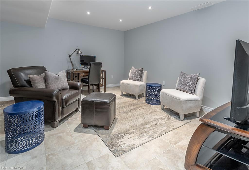 90 Surrey Drive Property Photo 26