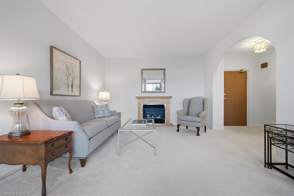 401-5250 Lakeshore Road Property Photo 5
