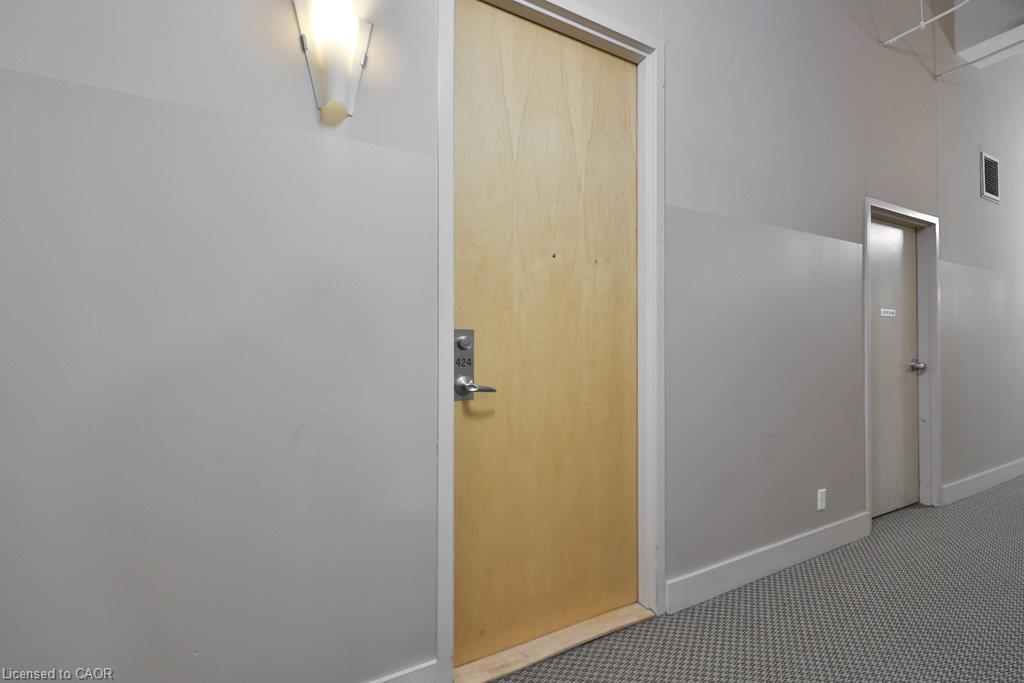 424-404 King Street W Property Photo 7