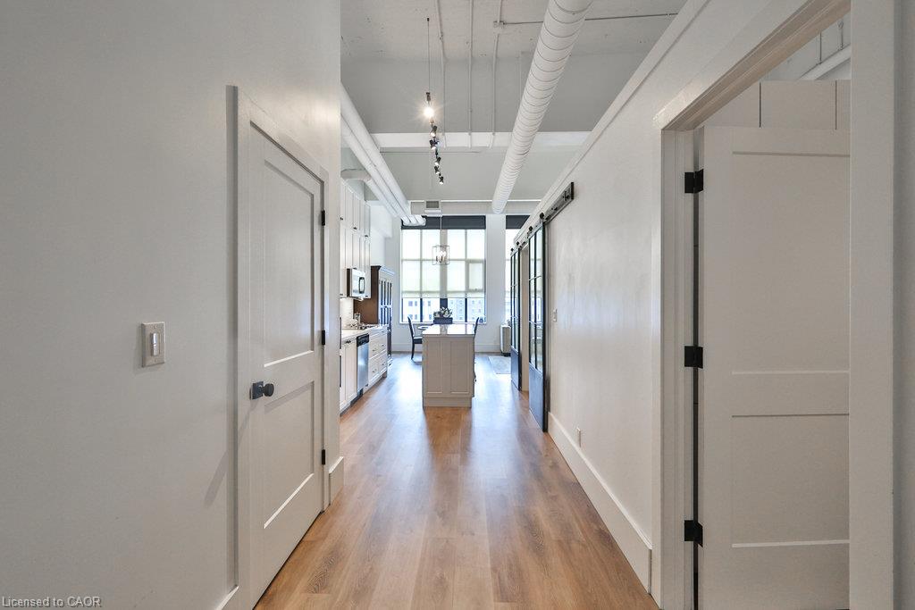 424-404 King Street W Property Photo 10