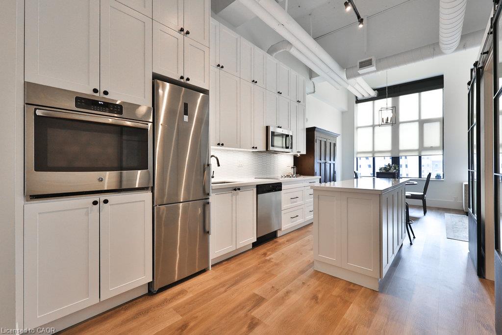 424-404 King Street W Property Photo 12