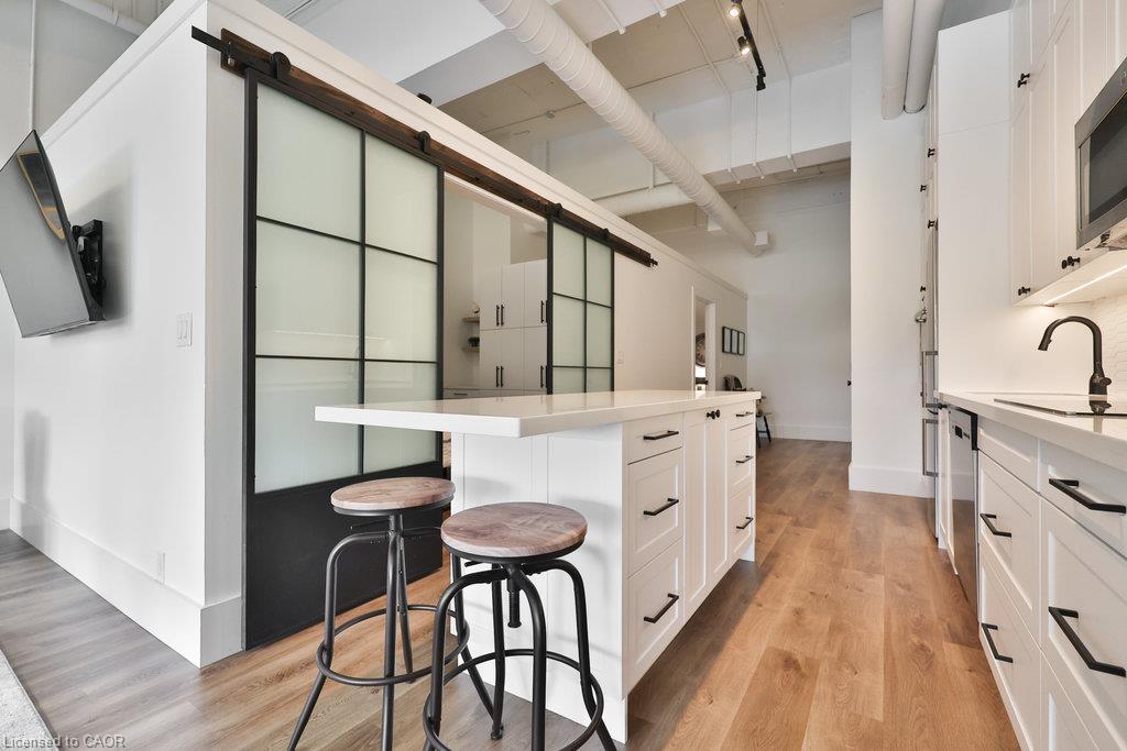 424-404 King Street W Property Photo 15