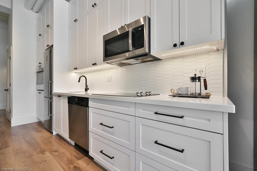 424-404 King Street W Property Photo 16