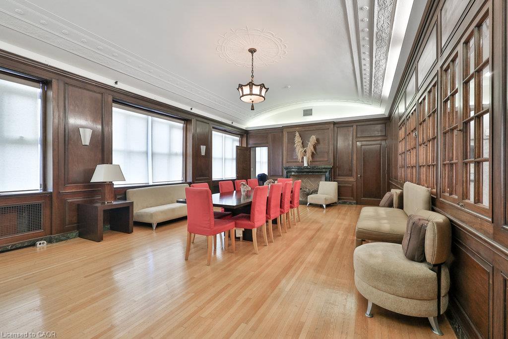 424-404 King Street W Property Photo 32