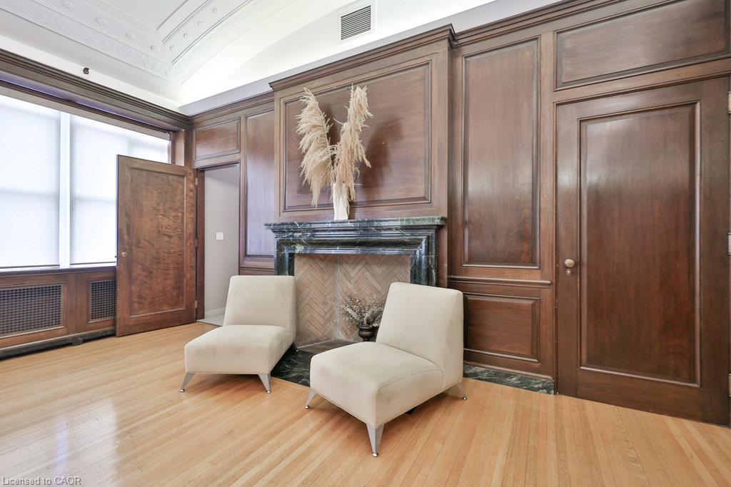 424-404 King Street W Property Photo 34