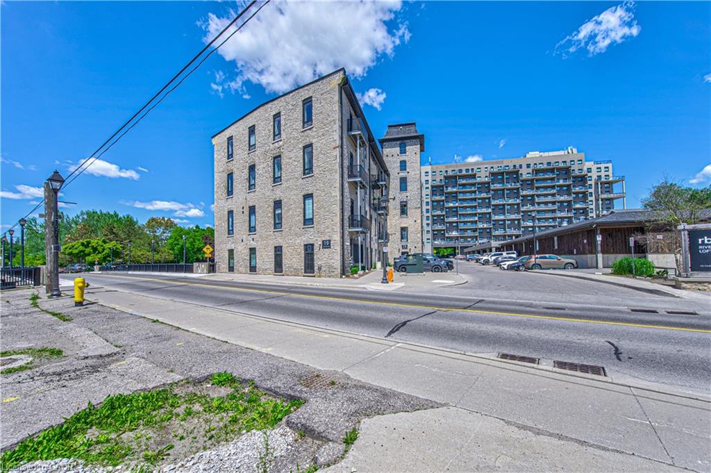 201-19 Guelph Avenue Property Photo 40