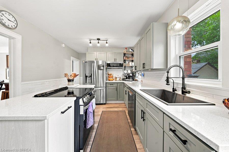 59 Lyons Avenue Property Photo 19