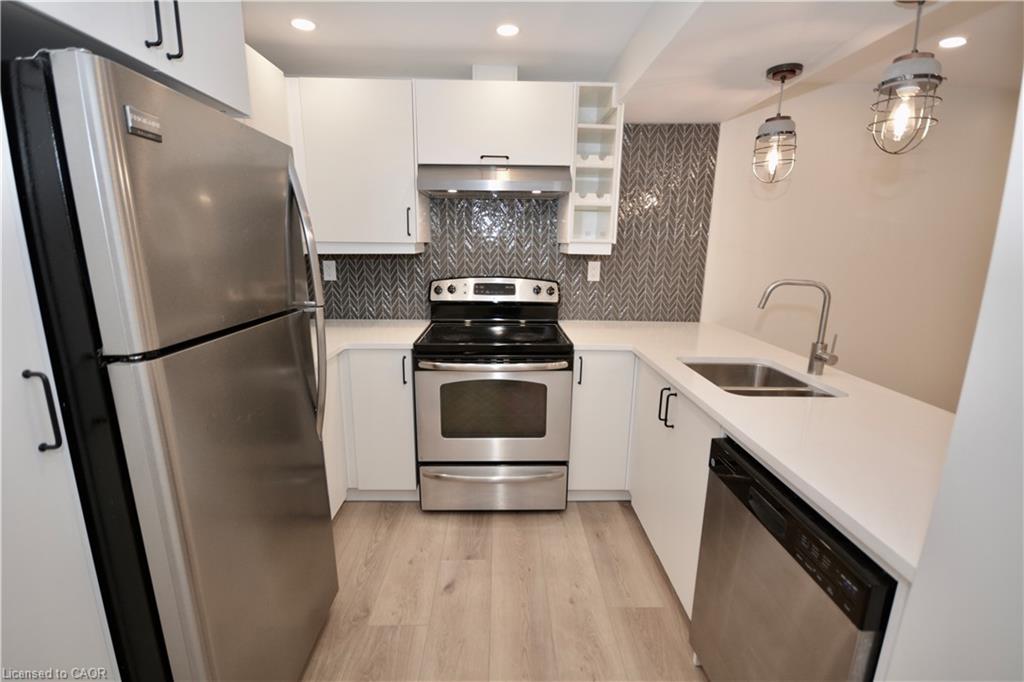 17 Inverness Avenue W Property Photo 4