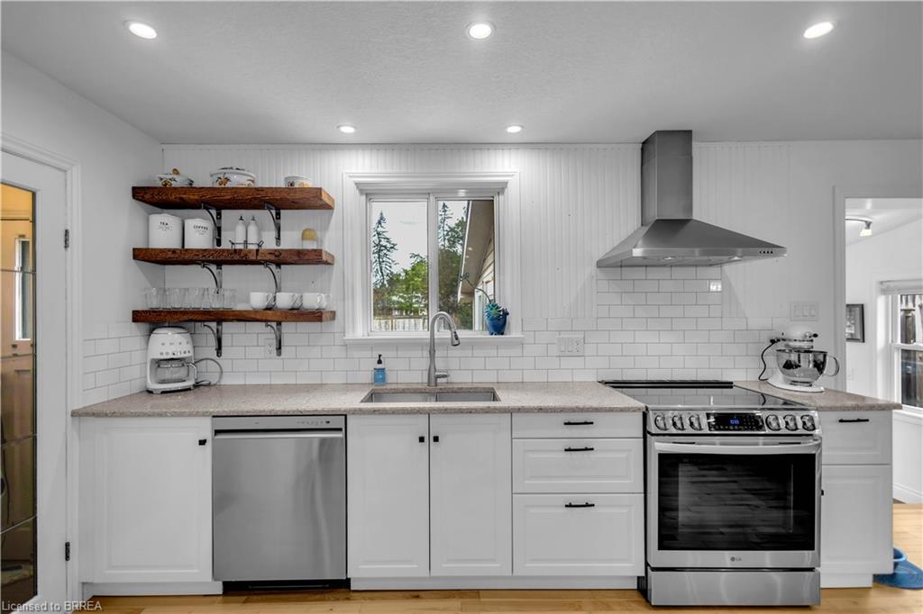 51 Admiral Road Property Photo 12