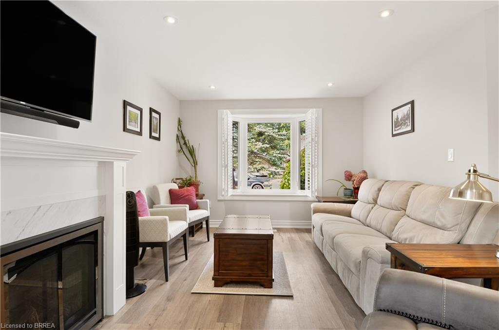 6 Edenridge Drive Property Photo 4