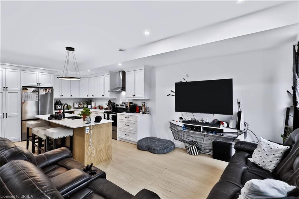 109 Winniett Street Property Photo 15