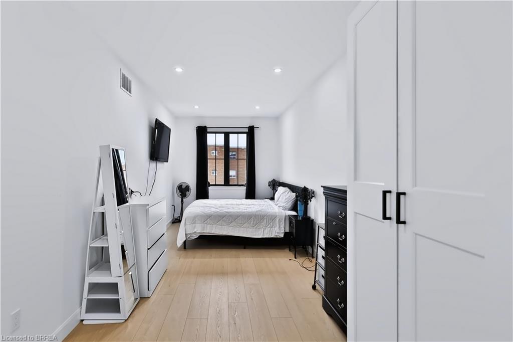 109 Winniett Street Property Photo 20
