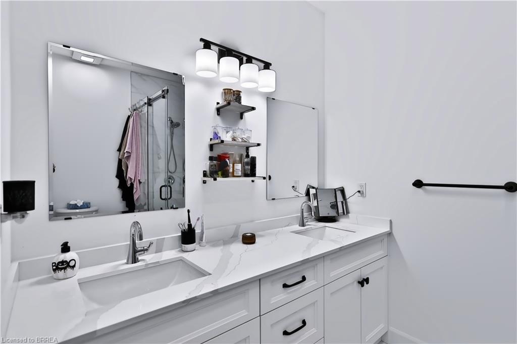 109 Winniett Street Property Photo 22
