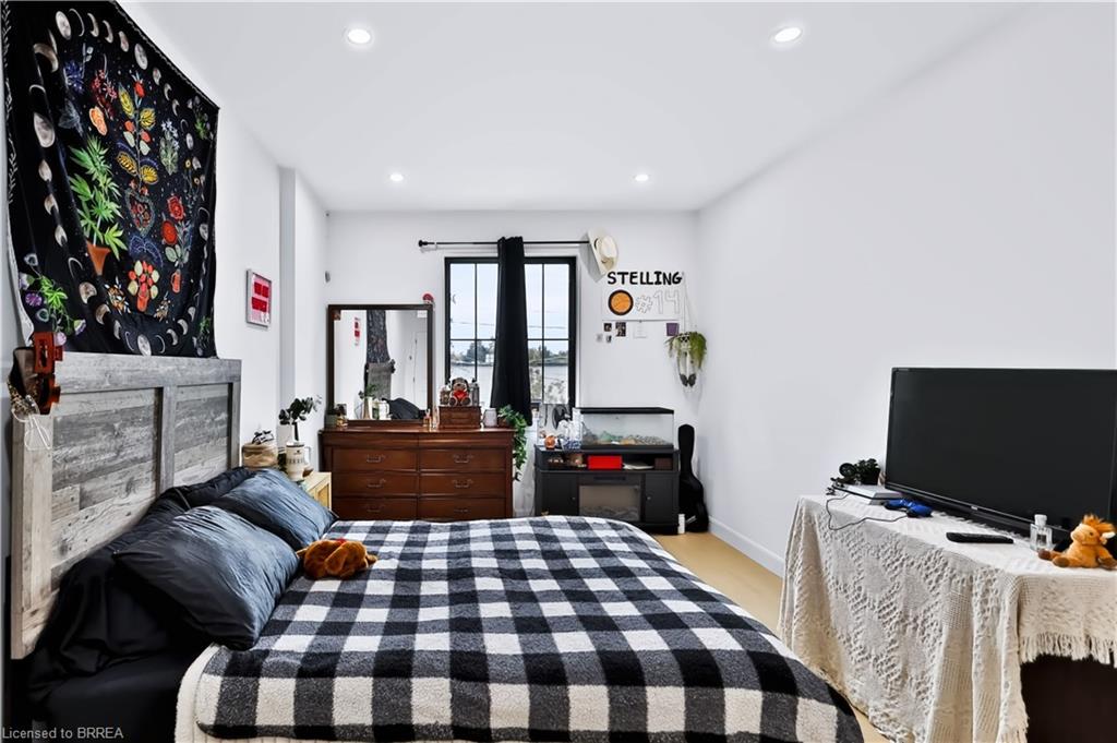 109 Winniett Street Property Photo 24